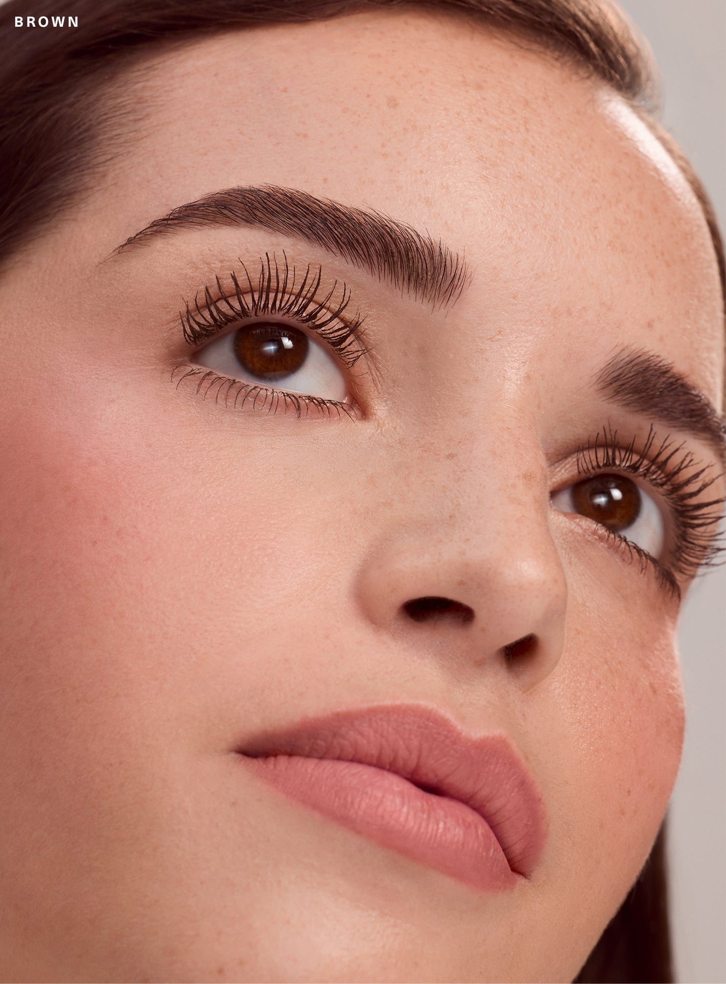 Perfect Strokes Universal Volumizing Mascara - Brown - Image 10